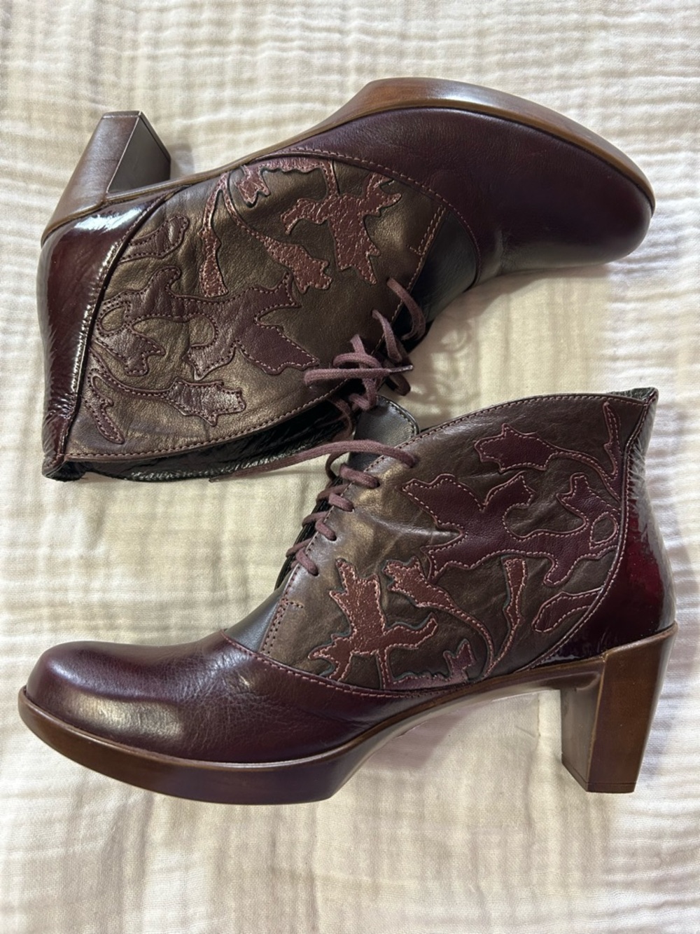 Naot Baccio Ankle Boot New. EU 37 US 6.5/7